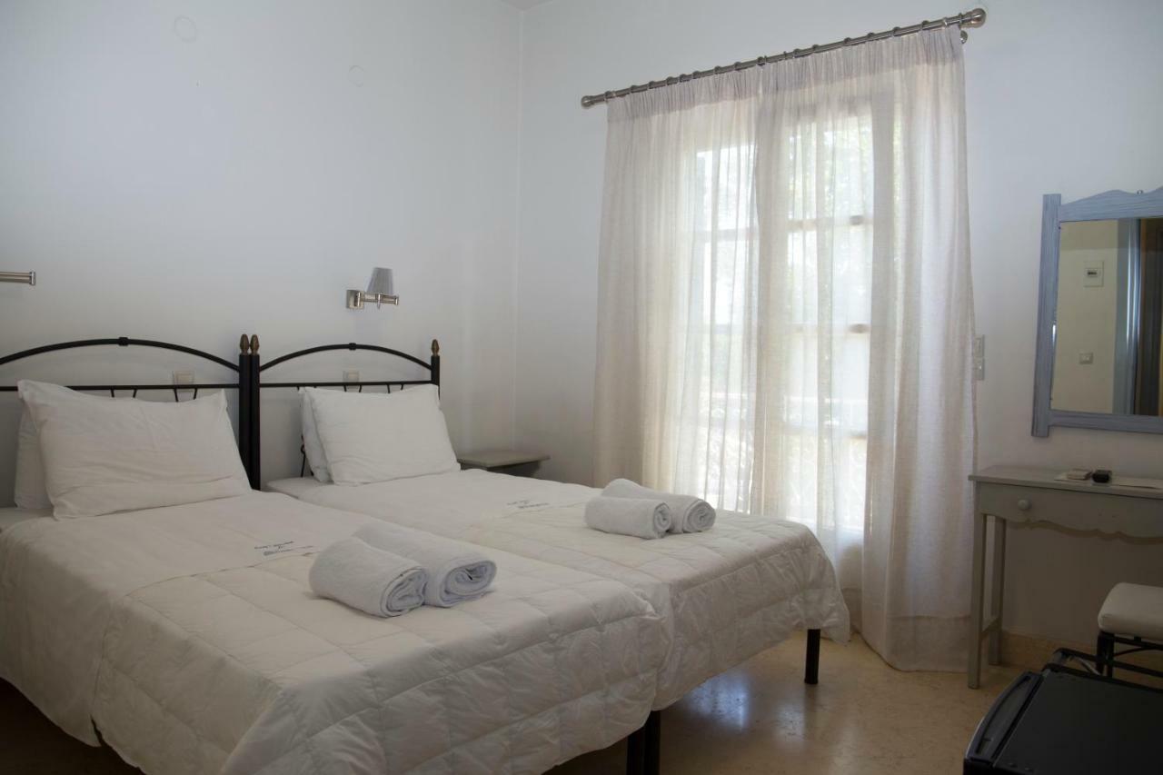 Mimoza Hotel Spetses Town ภายนอก รูปภาพ